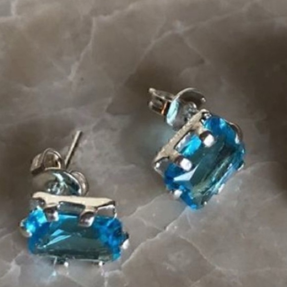 Elegant 925 Sterling Silver December blue stone earrings